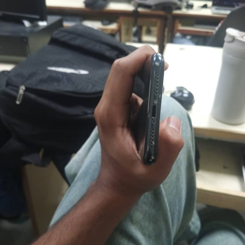 Apple iPhone XR 1