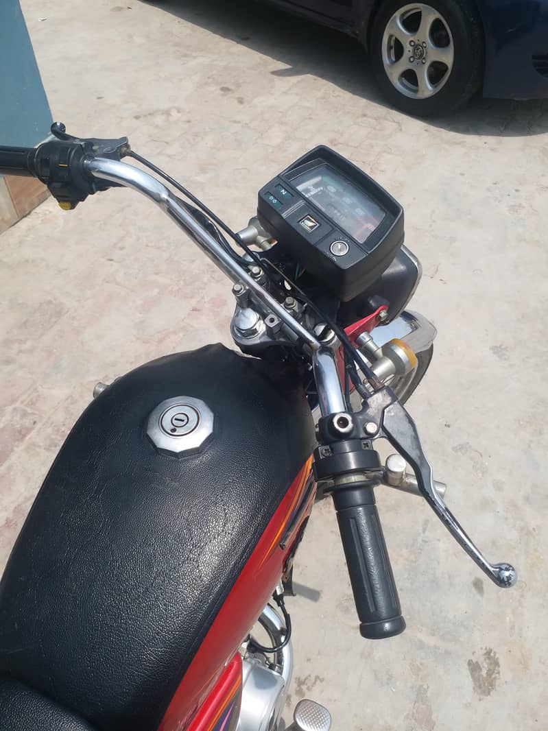 United 70cc 4