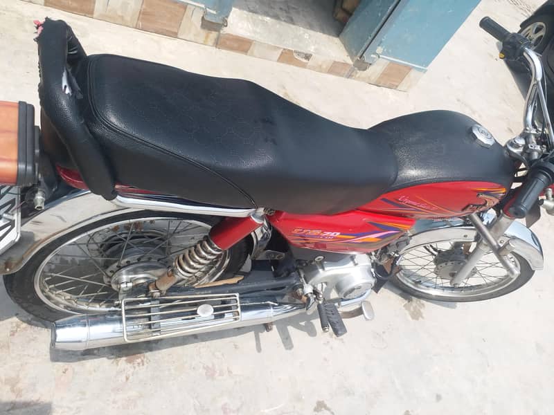 United 70cc 5