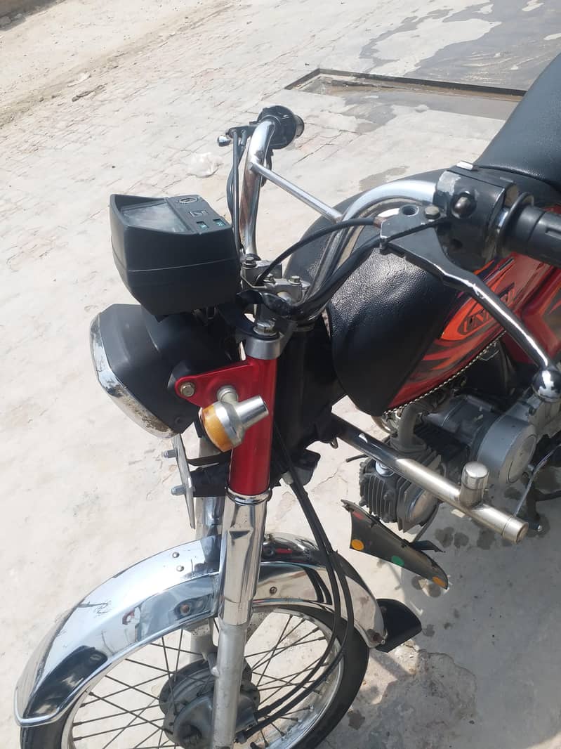 United 70cc 15