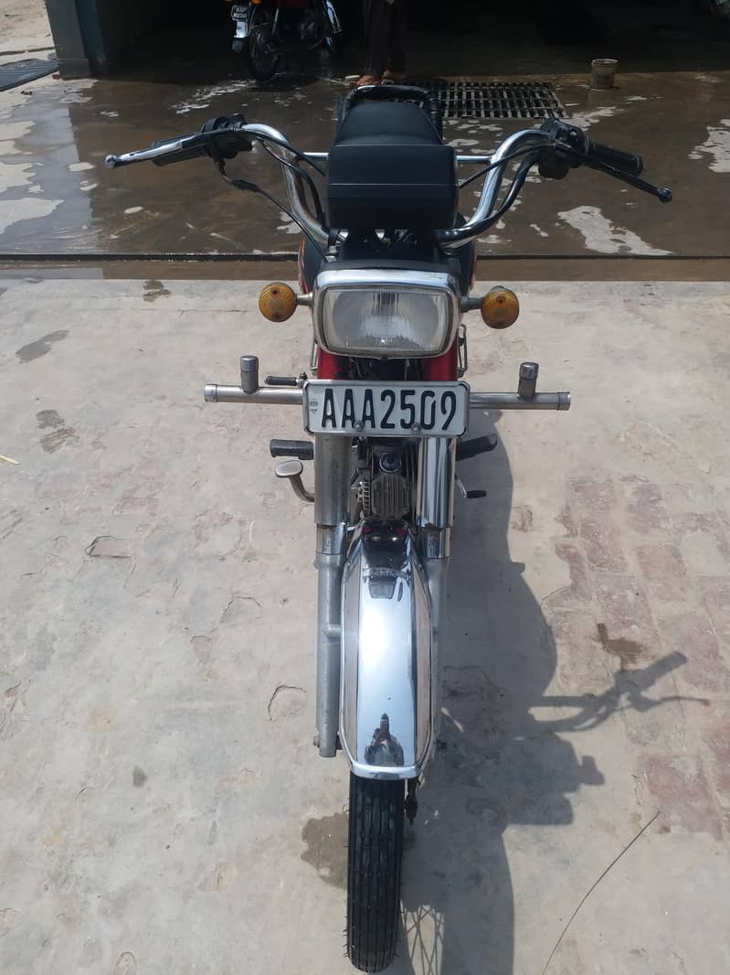 United 70cc 18