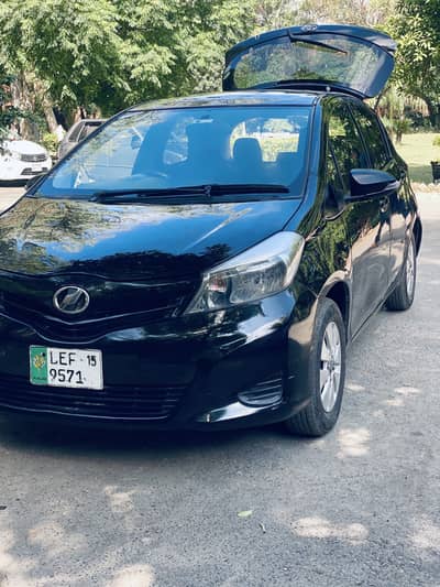 Toyota Vitz 2015