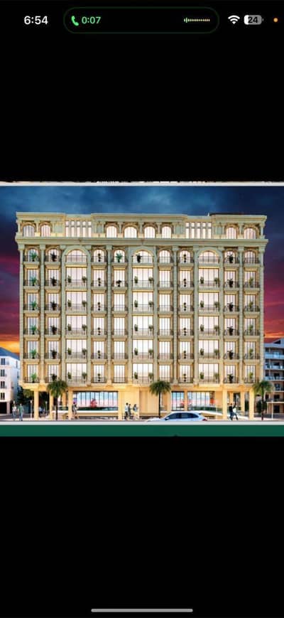 Structure 3 story plaza for sale