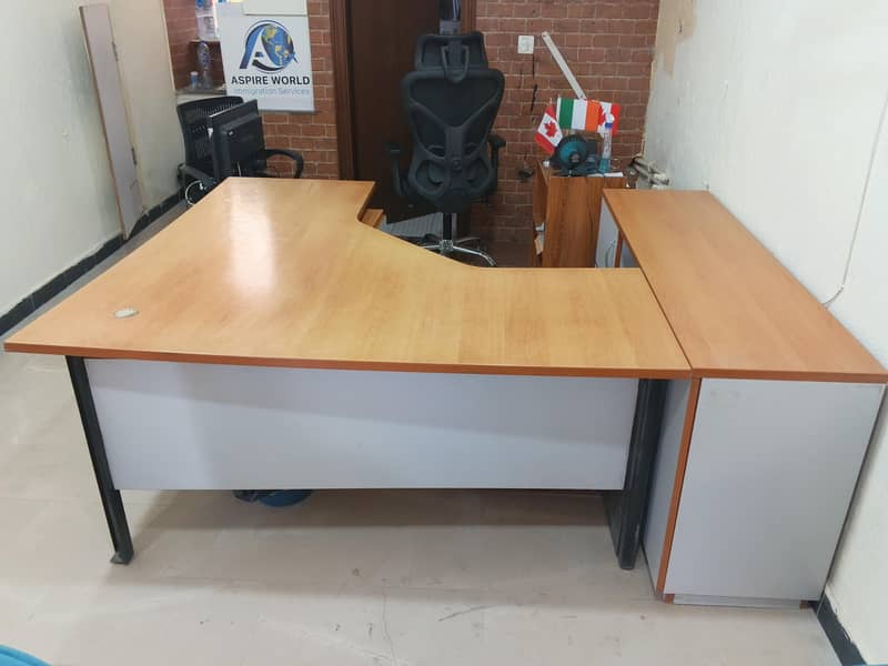 Executive Table  For Office 1