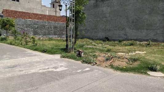 Premium 6.5 Marla | Corner Plot | Facing Park | 40 Ft Road | Elite Lifestyle.