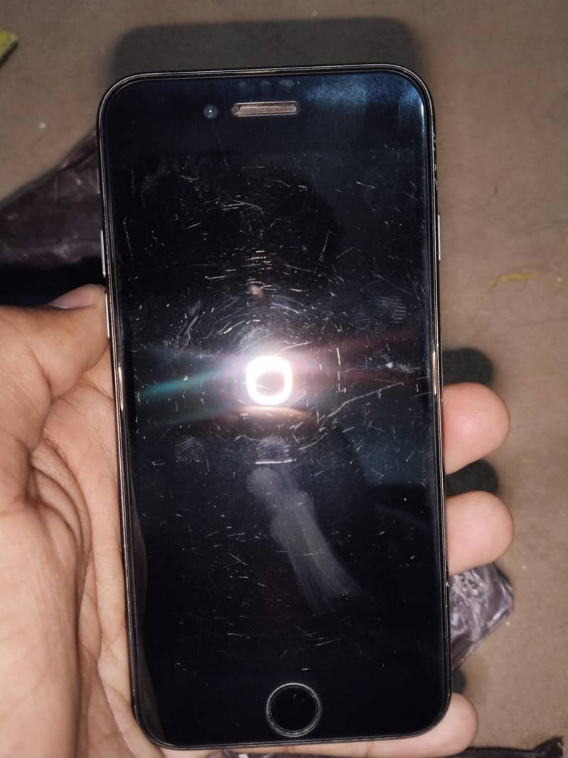 Apple iPhone 8 0
