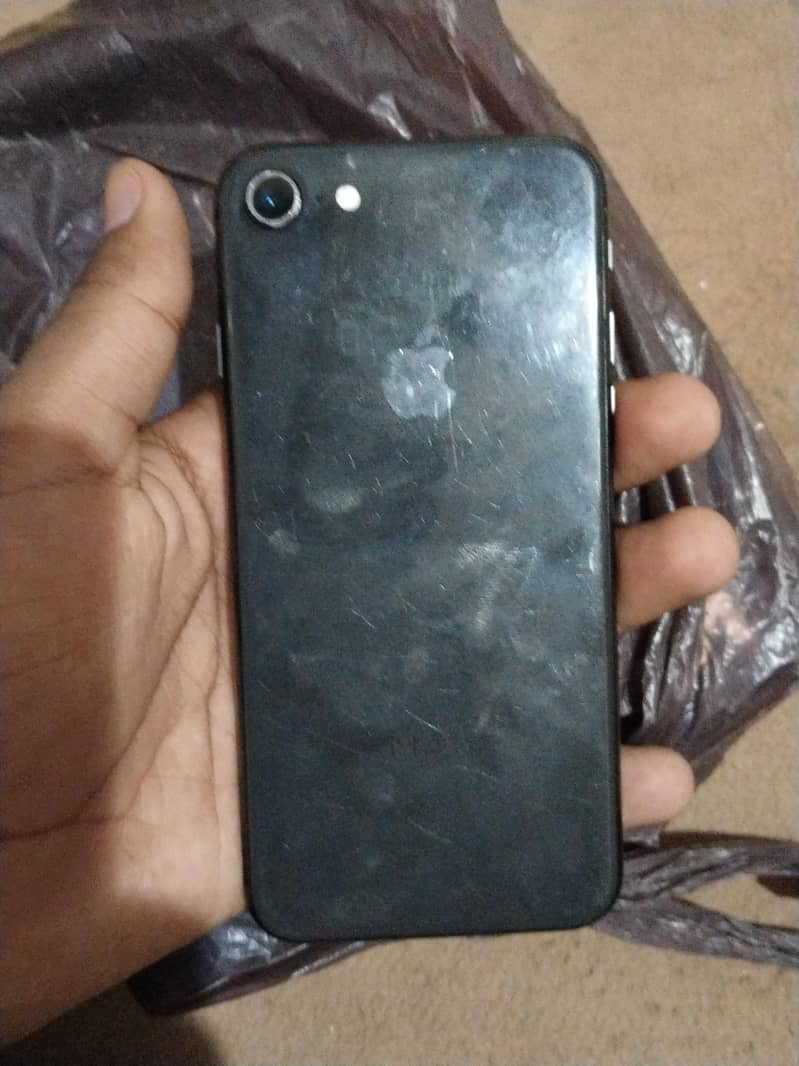 Apple iPhone 8 3