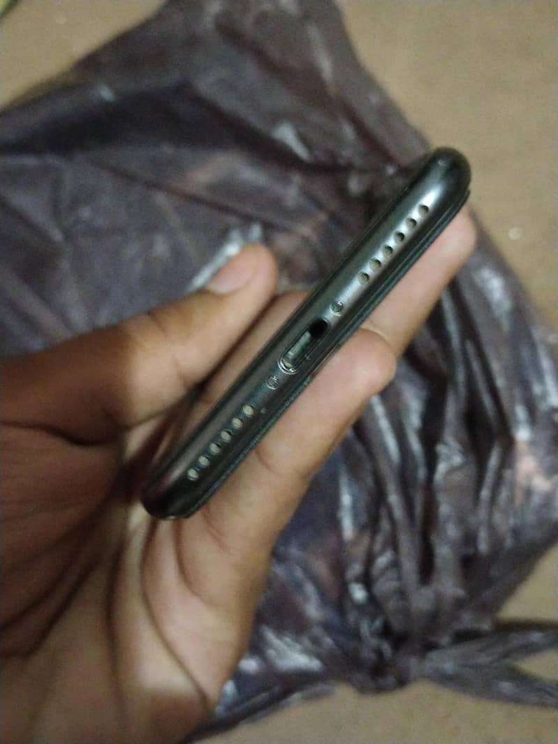 Apple iPhone 8 5