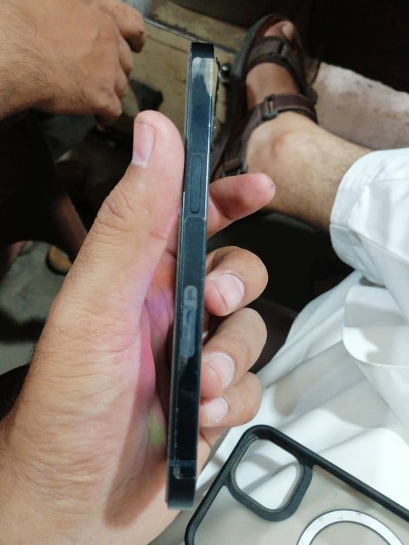 Apple iPhone 13 3
