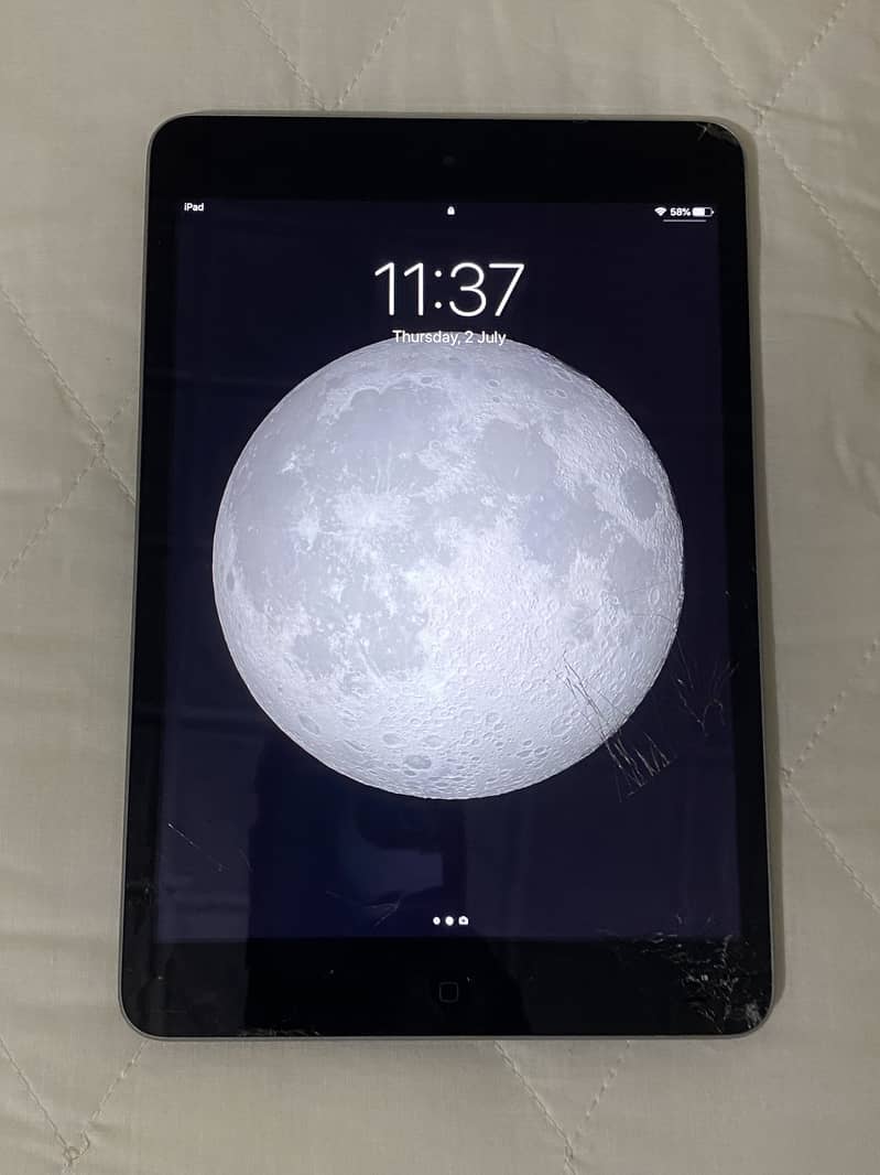 Ipad Mini 2 with bluetooth keyboard case 0