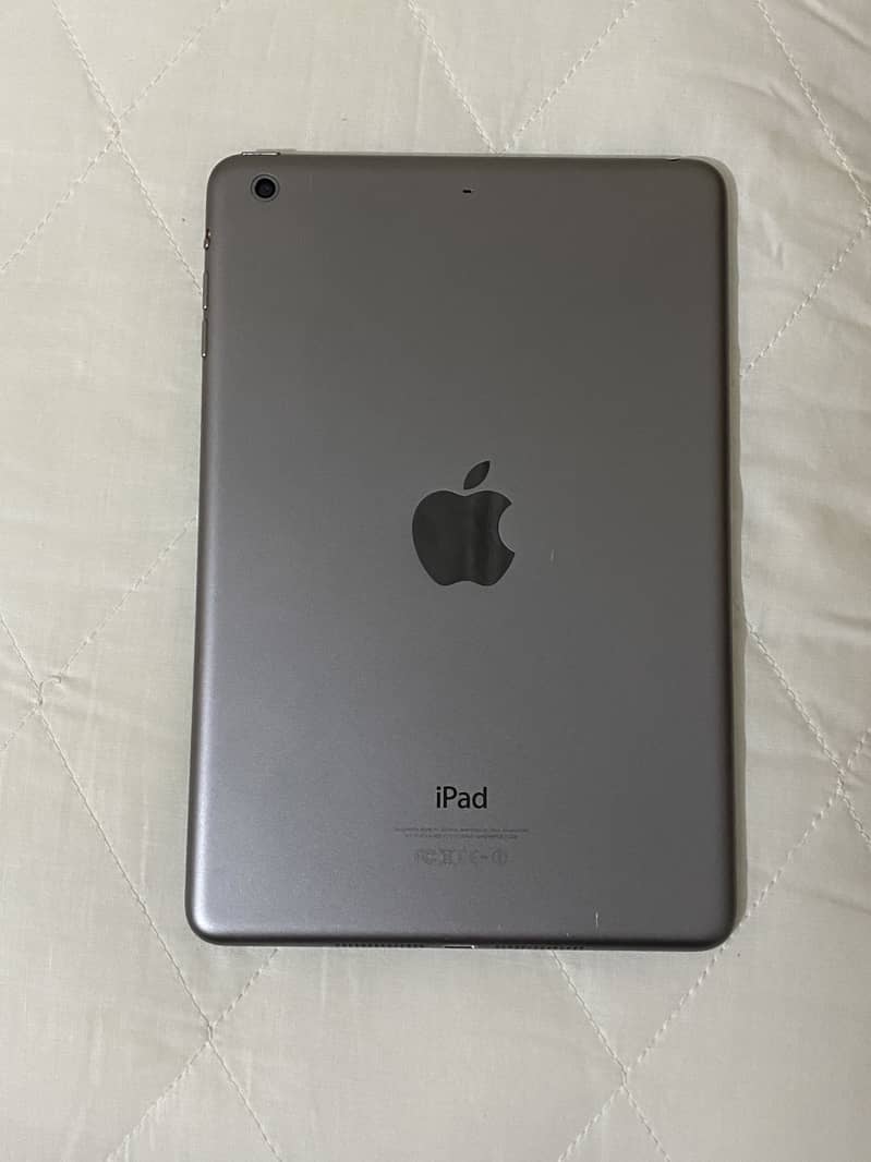 Ipad Mini 2 with bluetooth keyboard case 3