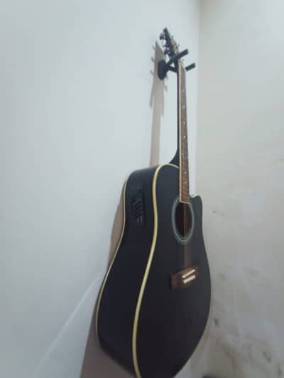 Yamaha Semi acoustic Professional Jumbo Size Guitar
