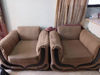 5 seater sofa set old but v good in condition