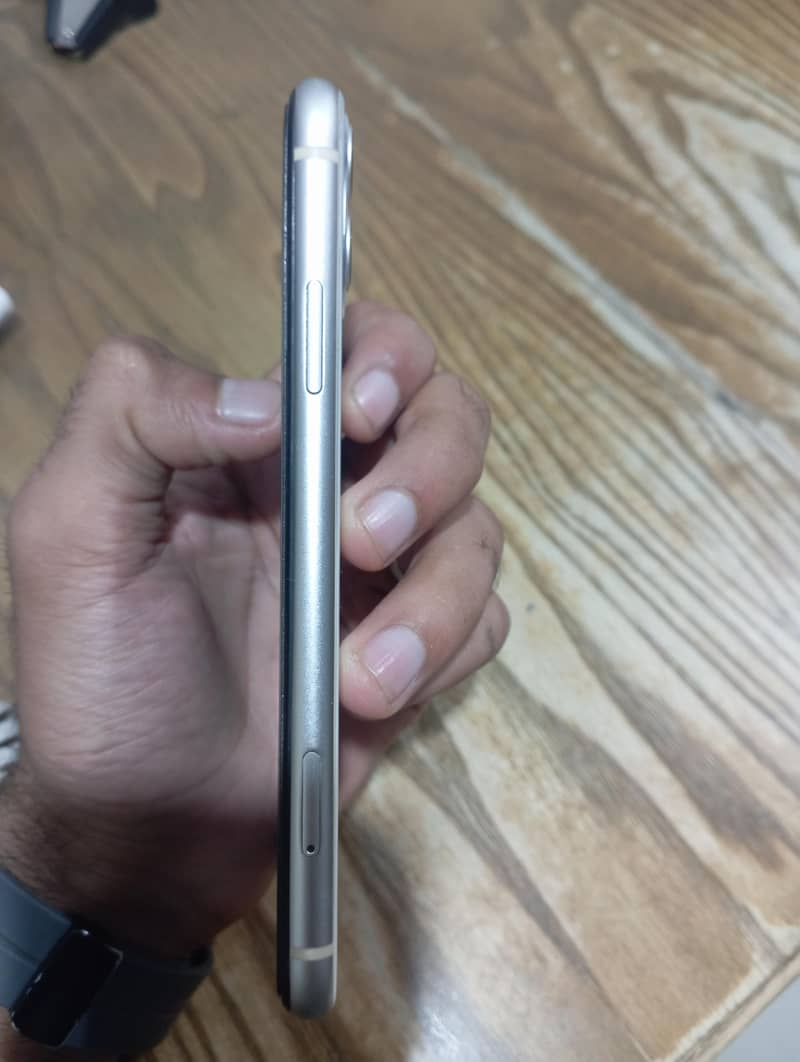 Apple iPhone 11 2