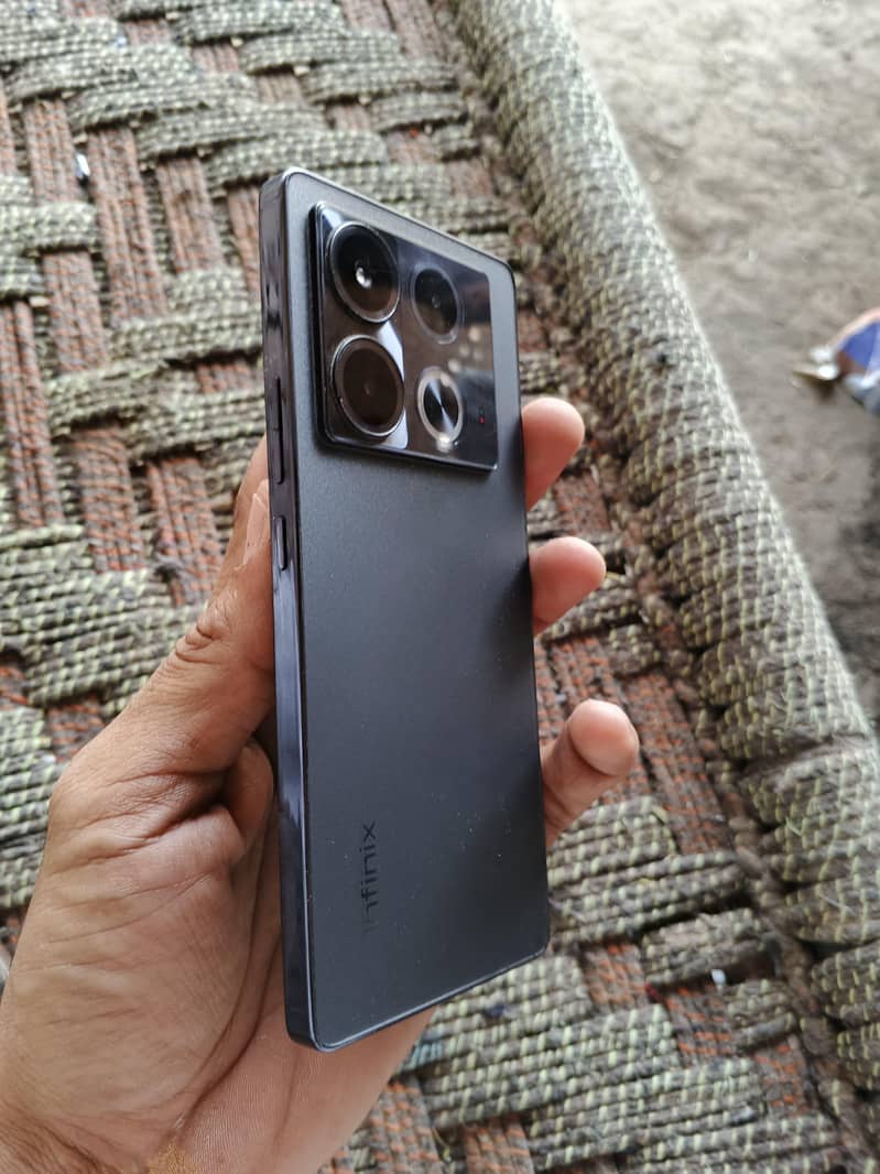 Infinix Note 40 5