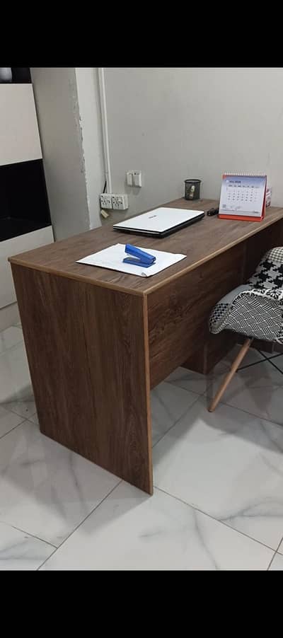 office Table & visitor chair (used)