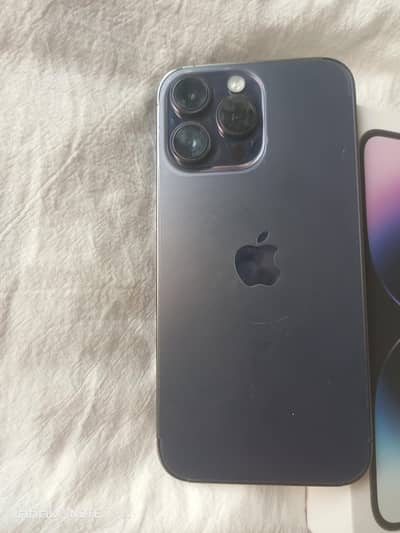 Apple iPhone 14 Pro Max (with adapter, cable and box)