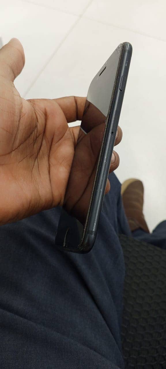 Apple iPhone 7 0