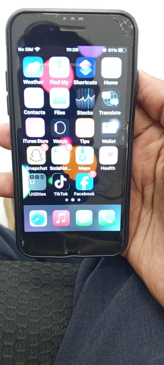 Apple iPhone 7 2