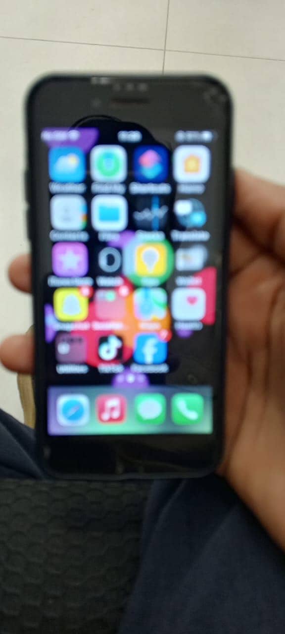 Apple iPhone 7 3