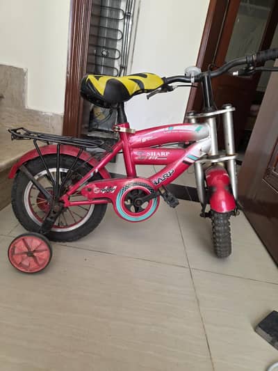 Red cycle in good condition
