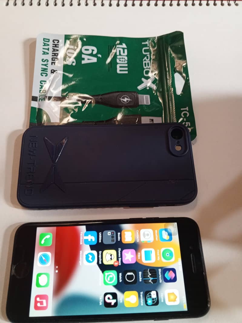 Apple iPhone 7 0