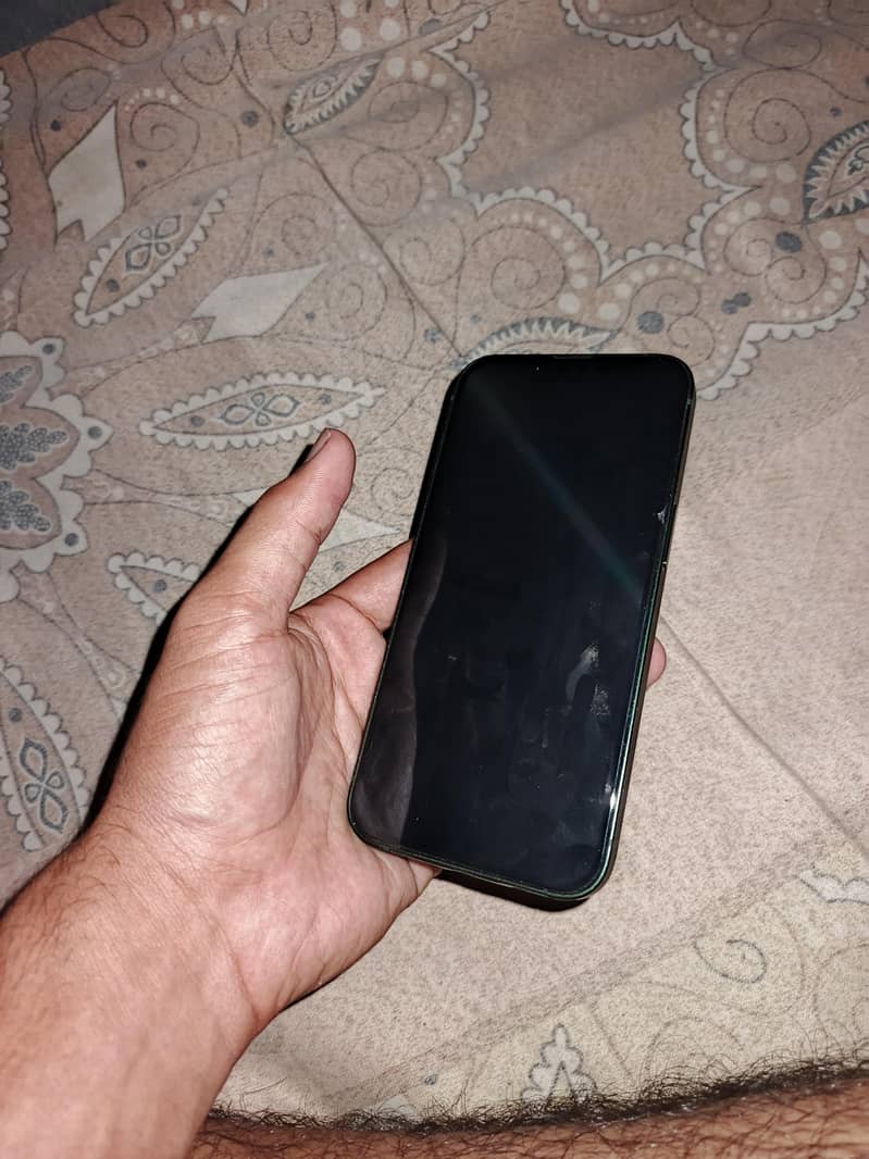 Apple iPhone 13 2