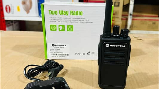 Motorola TC-999 Long Range Rechargeable UHF - radio - Walkie Talkie