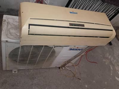 i am selling 1 ton split ac of orient company
