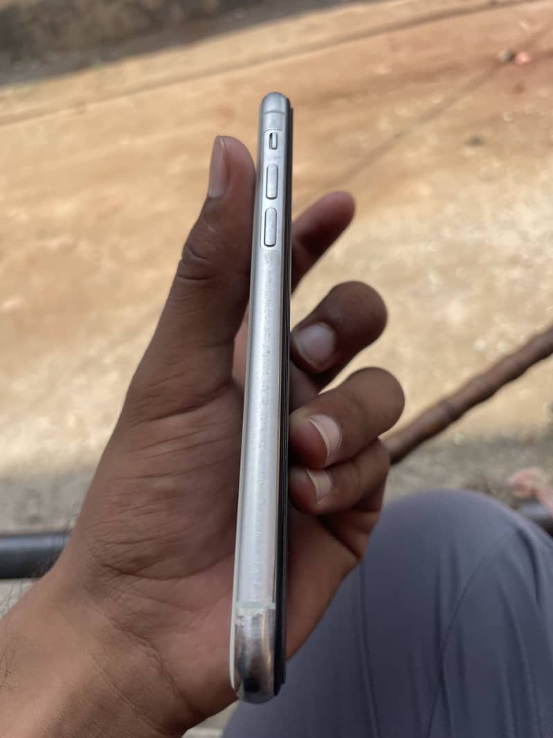 Apple iPhone 11 Pro 3