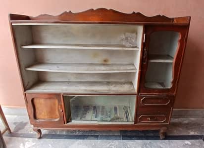 Old show case