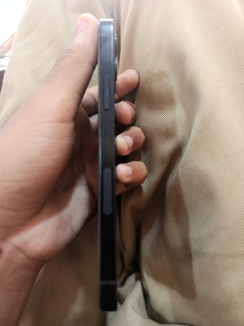 Apple iPhone 12 2