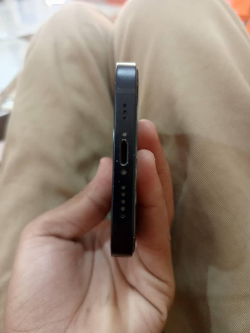 Apple iPhone 12 5