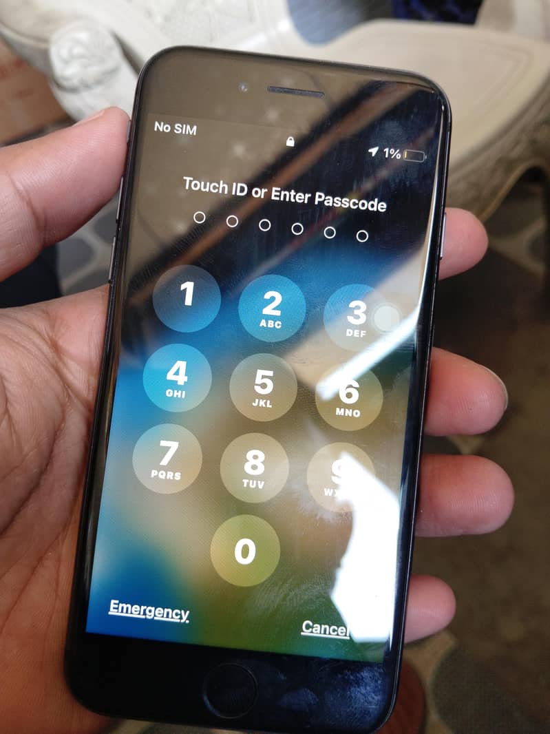 Apple iPhone 8 0