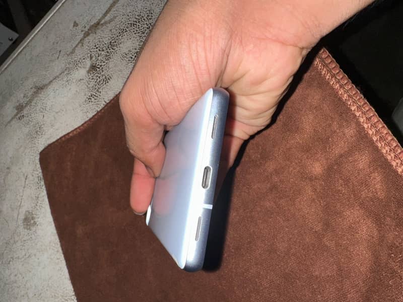 Google Pixel 7a 3