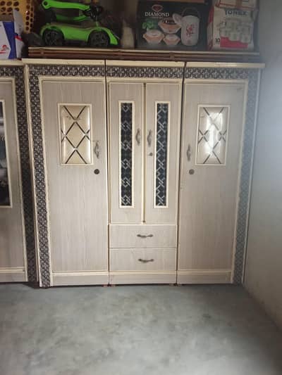 Bed Set with complete Furniture