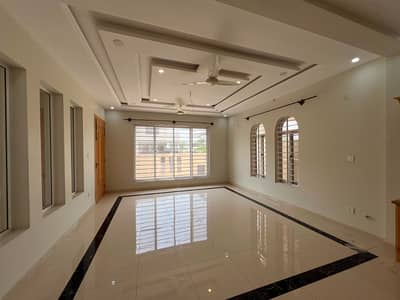 14marla 6beds like brand new house for rent in G 13 2 islamabad