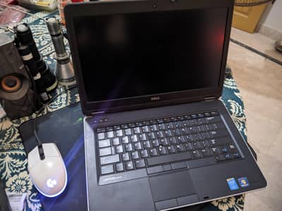 Dell Latitude E6440 i7-4th 8GB ram 256GB rom AMD GPU