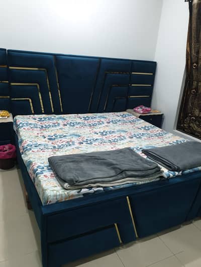 BED AND SIDE TABLE URGENT SALE