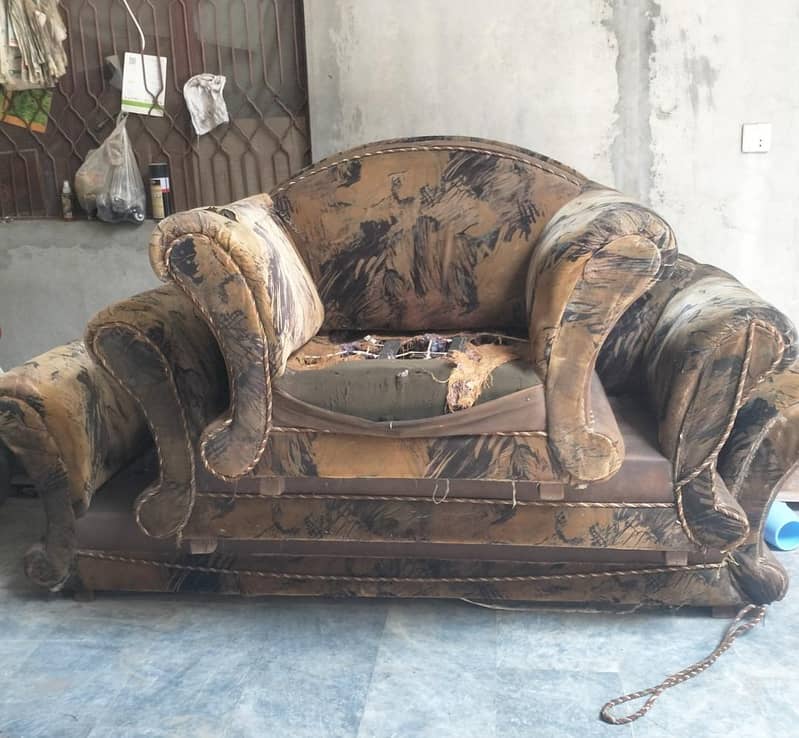 sofa old 0