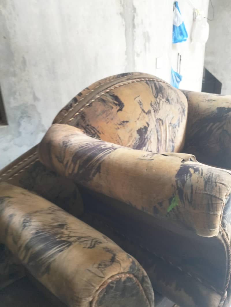 sofa old 2