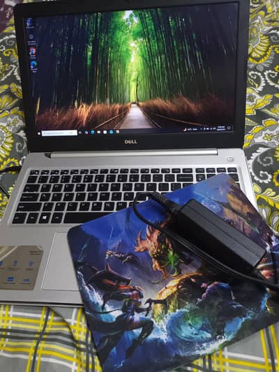 Dell inspiron 5570 - Core i5, 8GB RAM, 15.6 Screen