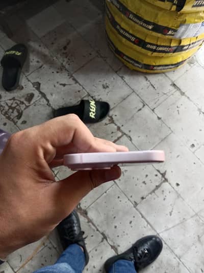 Apple iPhone 15