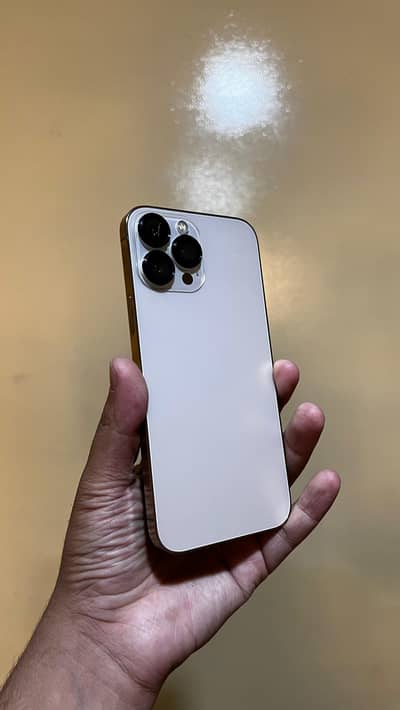 Apple iPhone 13 Pro Max 0302. . . . 500. . . . 9980. . . .