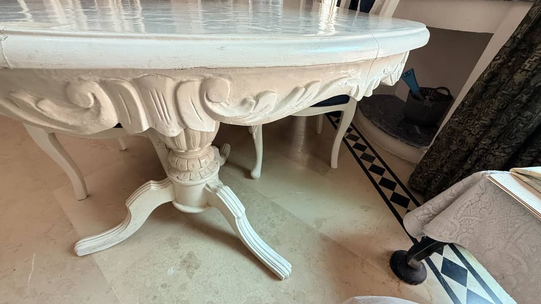 DINING TABLE/chairs 4