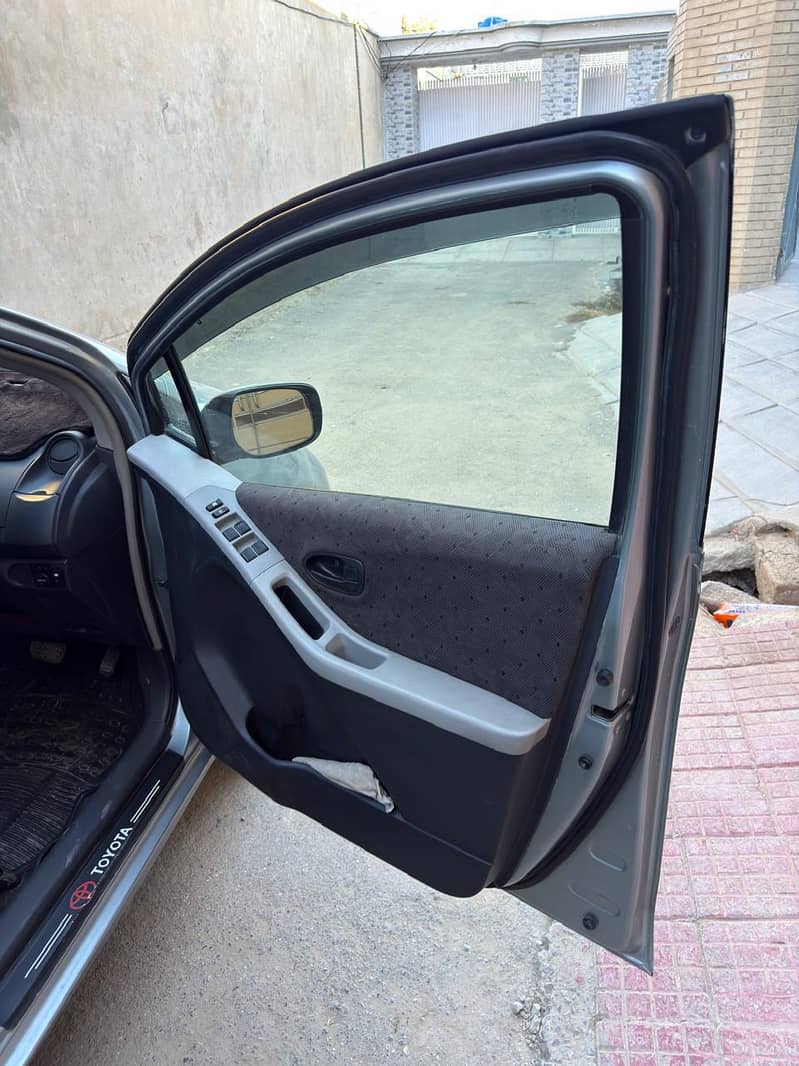 Toyota vitz 1