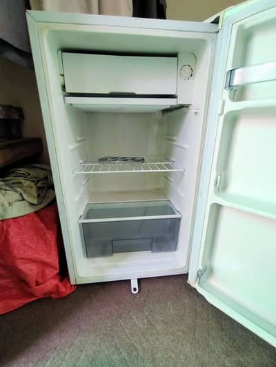 mini Fridge single door Excellent Condition