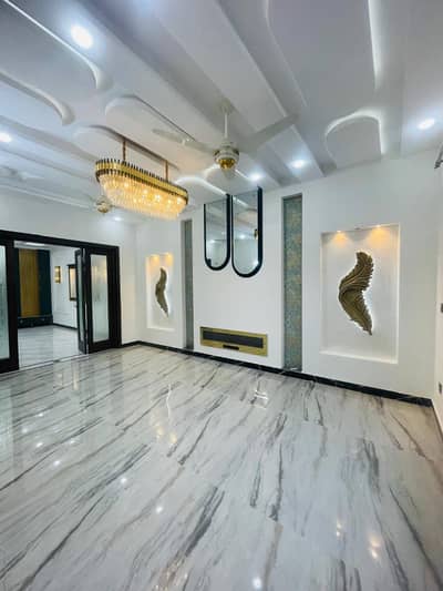 10 Marla House For Sale M Block
