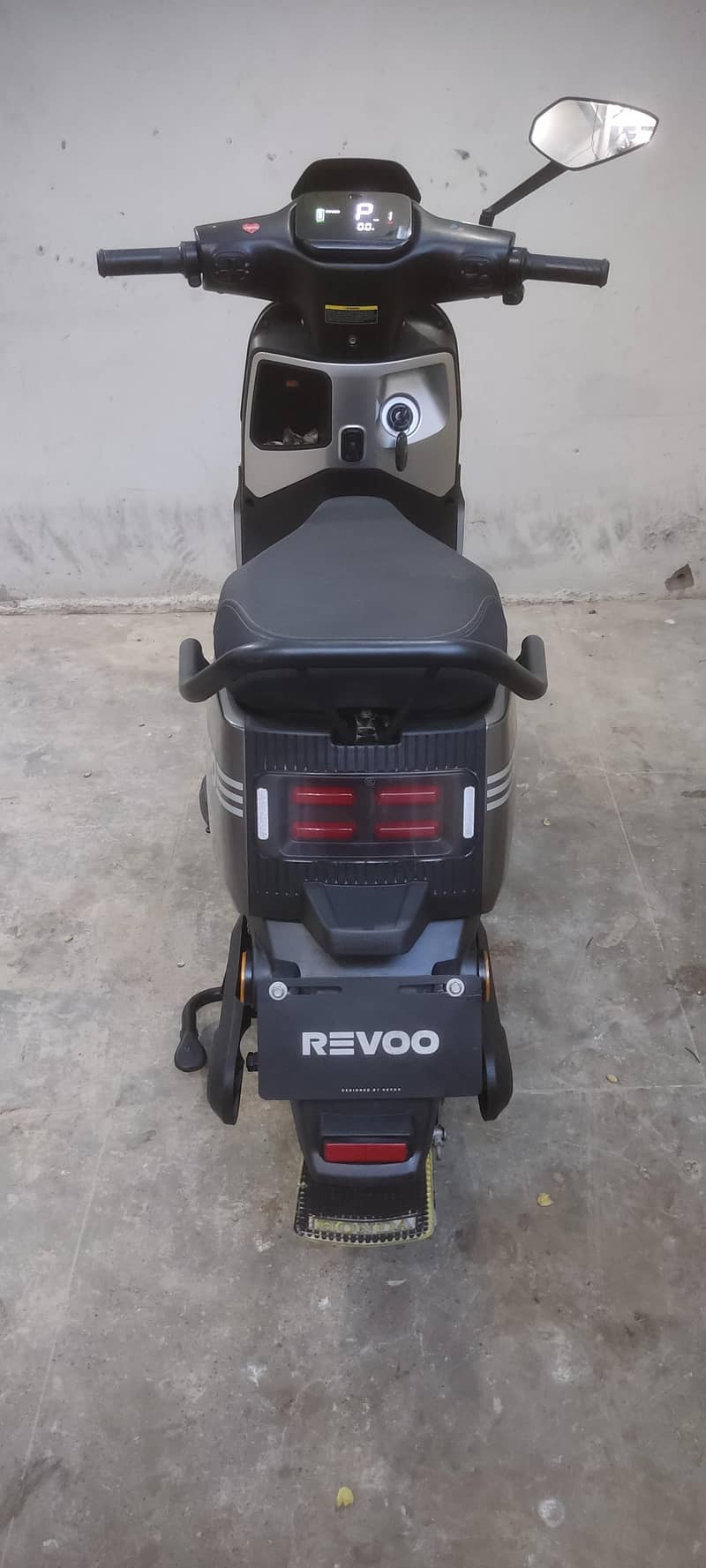 REVOO 8