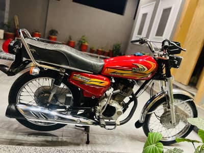 UNITED 125 2021 model (1st owner, islamabad number)